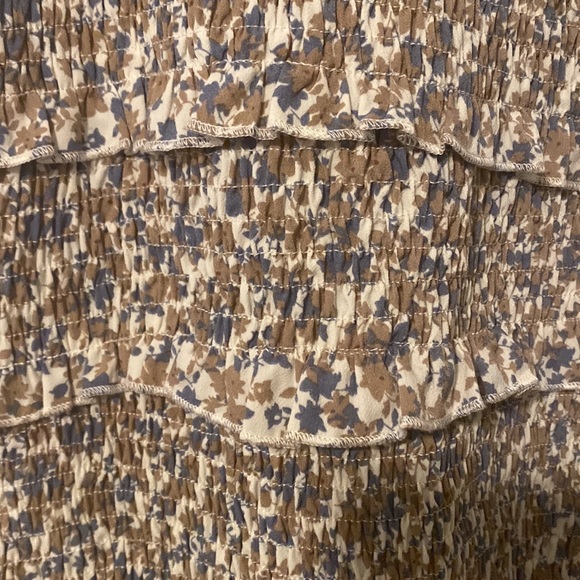 Scrunched ruffle dress - Picture 2 of 3